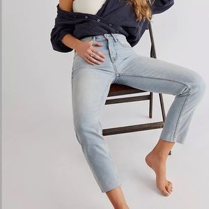 Free People / We The Free Brand / CRVY High-Rise Vintage Straight Jeans